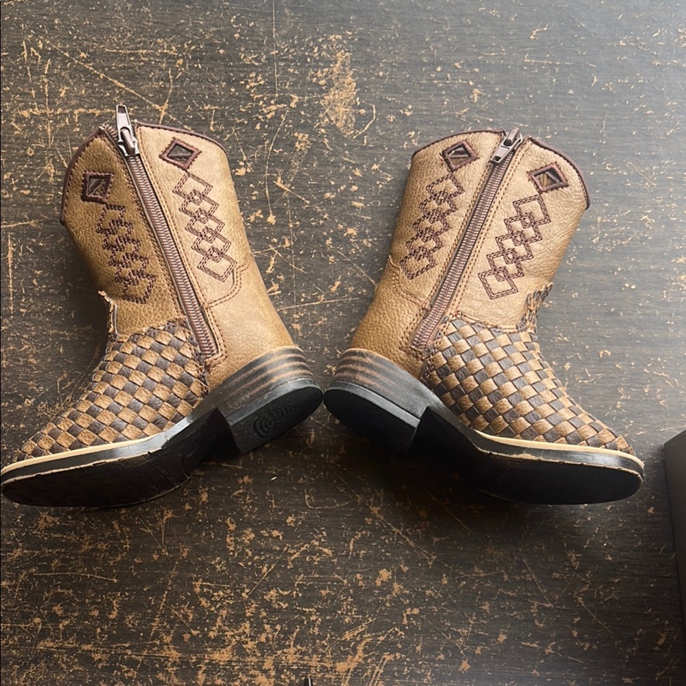 Brown Western Cowboy Boots with Woven Design